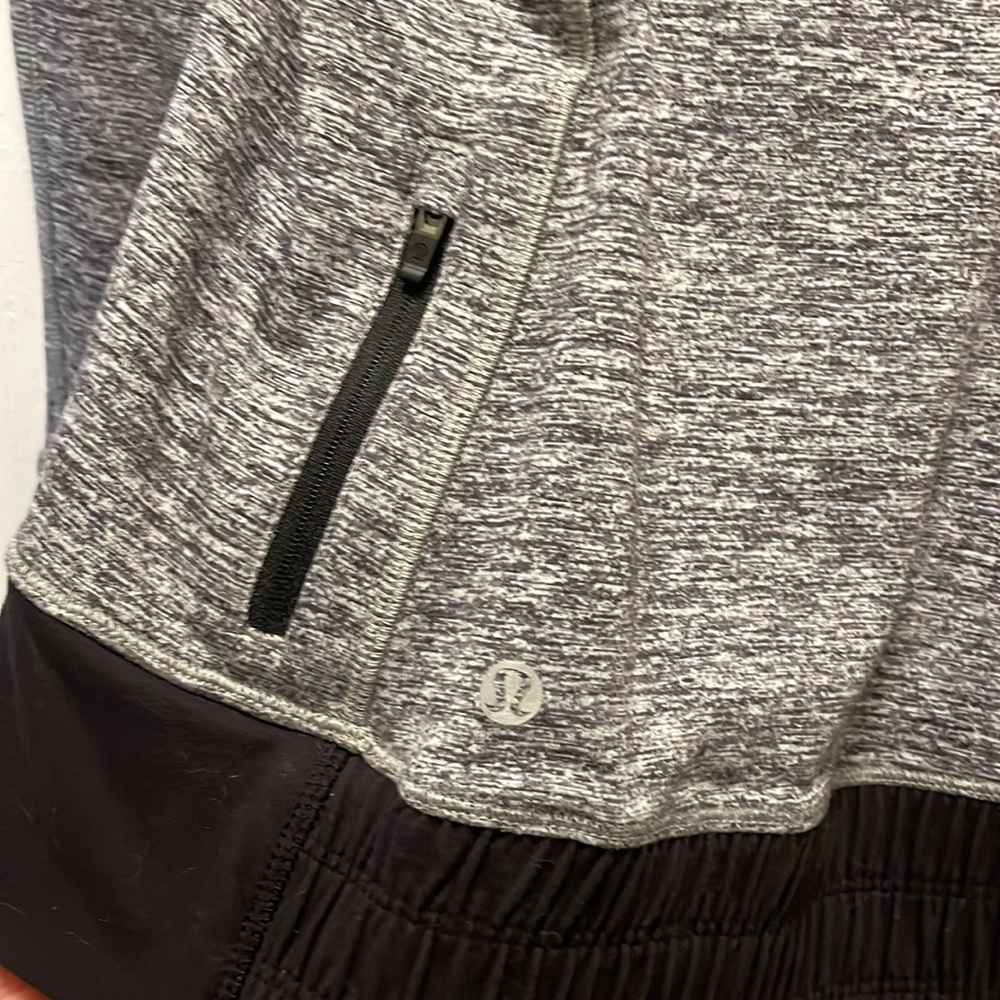 Lululemon pull over - Picture 4 of 4